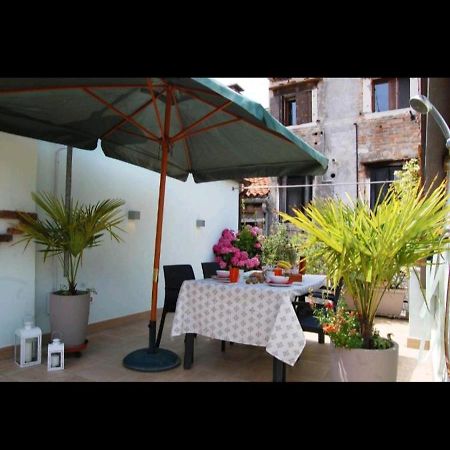 Apartmán Loft Due Cuori Con Terrazza Benátky Exteriér fotografie