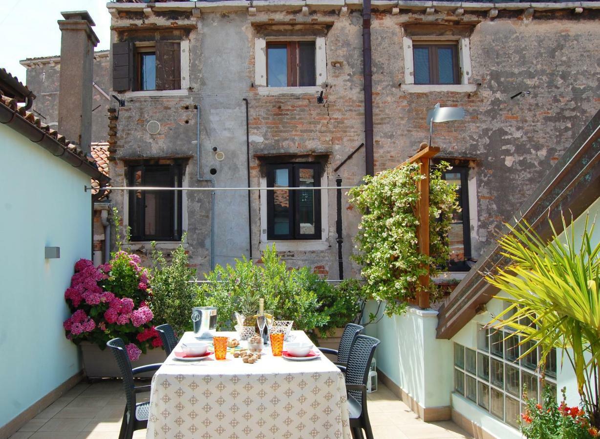 Apartmán Loft Due Cuori Con Terrazza Benátky Exteriér fotografie