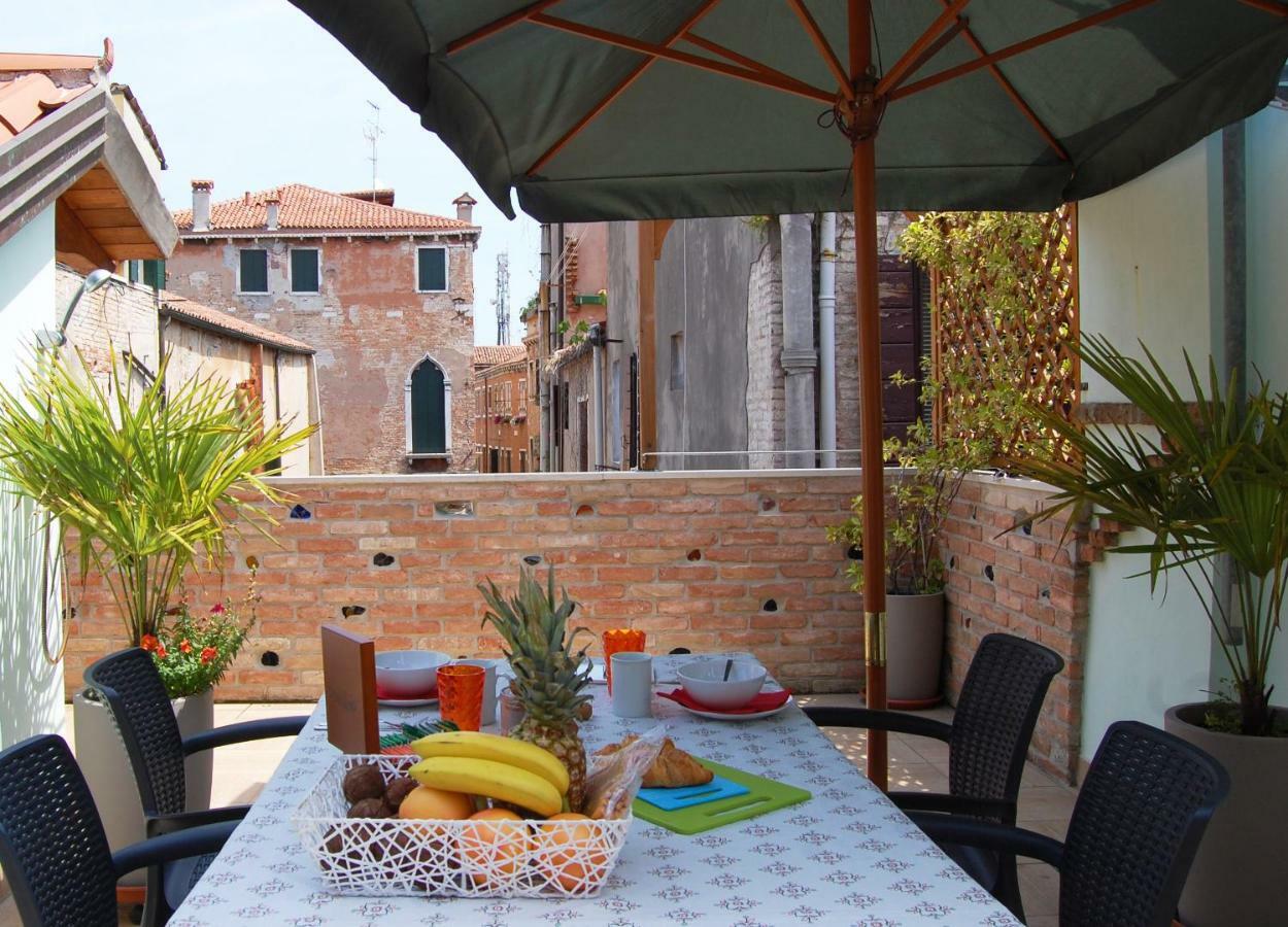 Apartmán Loft Due Cuori Con Terrazza Benátky Exteriér fotografie